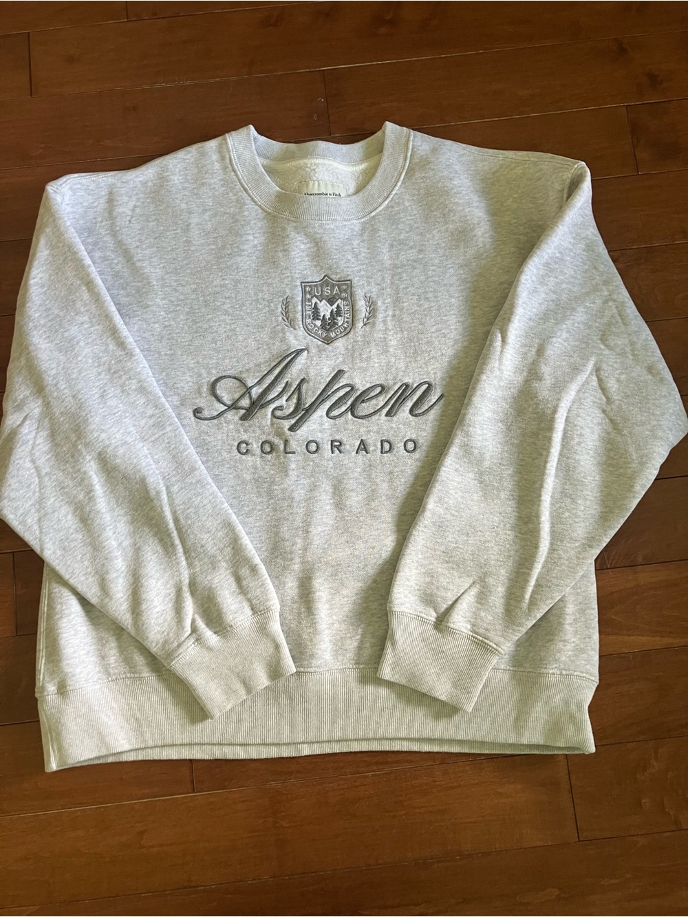 Abercrombie & Fitch Light Gray Aspen Colorado Embroidered Crewneck